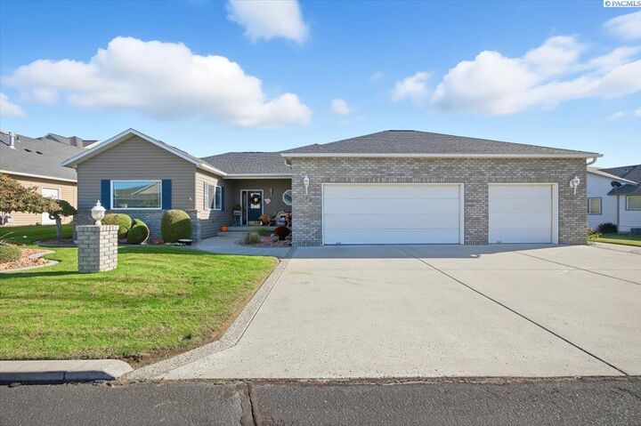 125 Berkshire Lane  Pasco WA 99301 photo