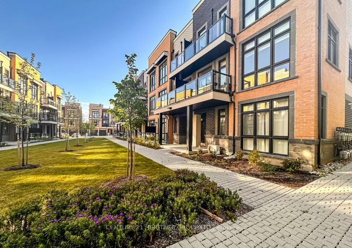 Photo de la propriété:  6 Sayers Lane N 11  ON L4E 1J4 