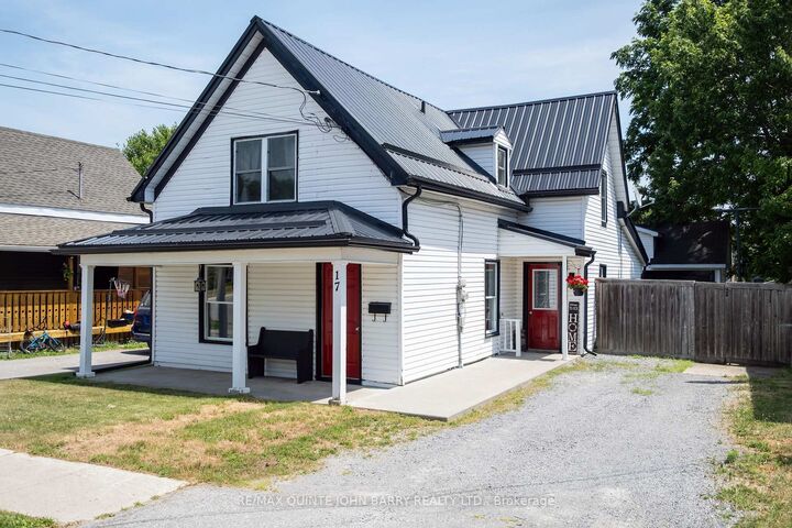 Property Photo:  17 James Street  ON K8V 2W8 