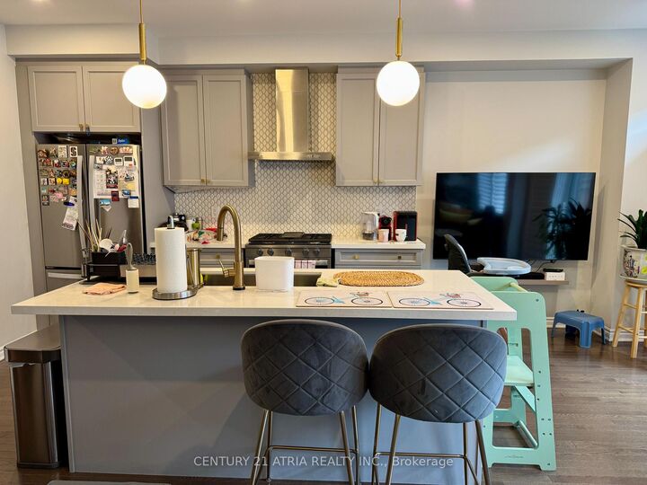 Photo de la propriété:  8 Marlborough Street  ON L1R 0R2