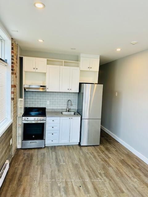Property Photo:  2029 Eglinton Avenue W  ON M6E 2K4 