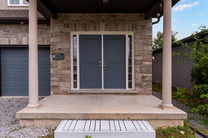 Property Photo:  38 Kent Street Upper  ON L2S 1H2 