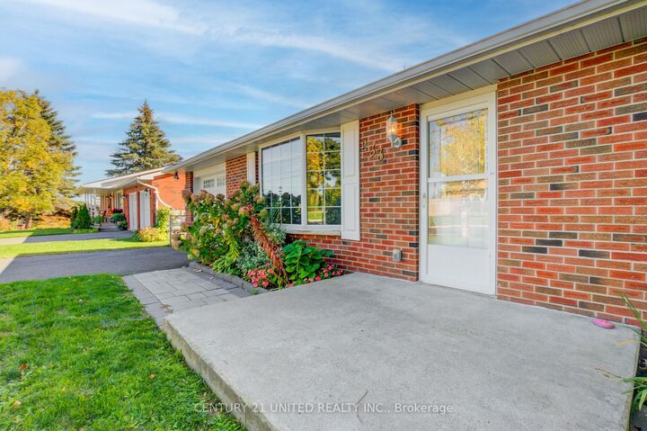 Property Photo: 233 Market Street ON K0L 1L0