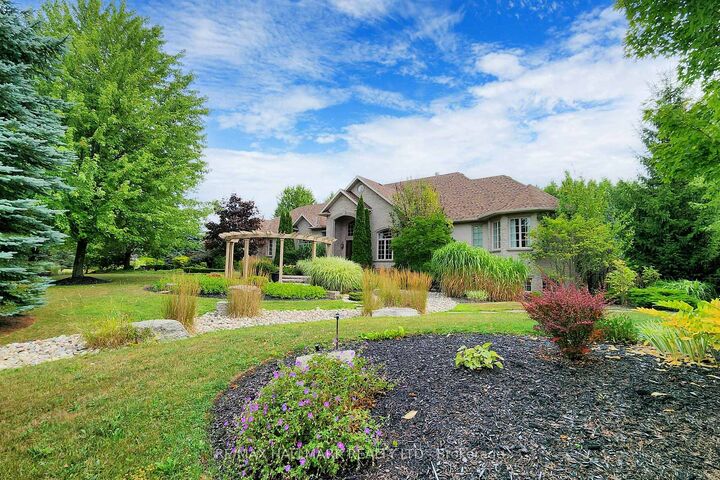 Property Photo:  63 Grayfield Drive  ON L4A 0B1 