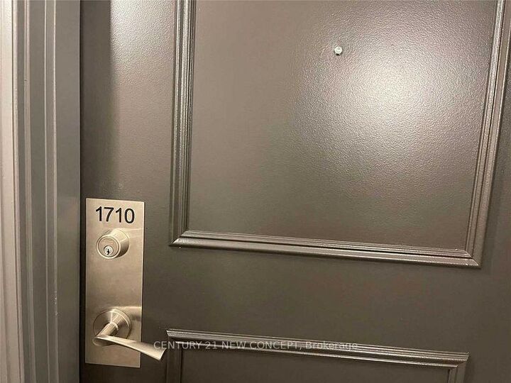 Photo de la propriété: 33 Empress Avenue 1710 ON M2N 6Y7