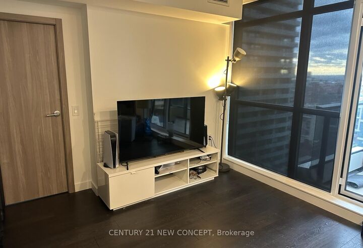 Property Photo:  38 Widmer Street 2810  ON M5V 2E7