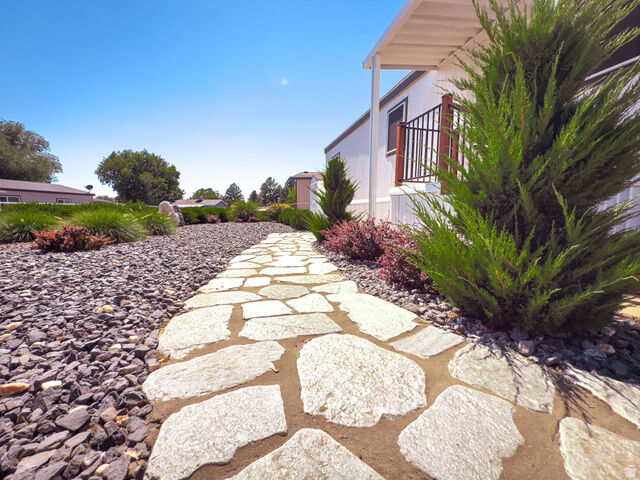 Property Photo: 141 Cushing Way UT 84041