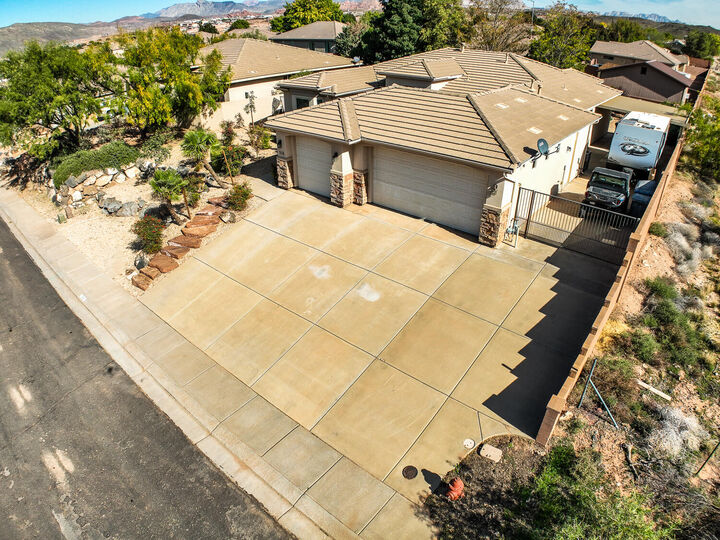 Property Photo:  338 N 3340 W  UT 84737 