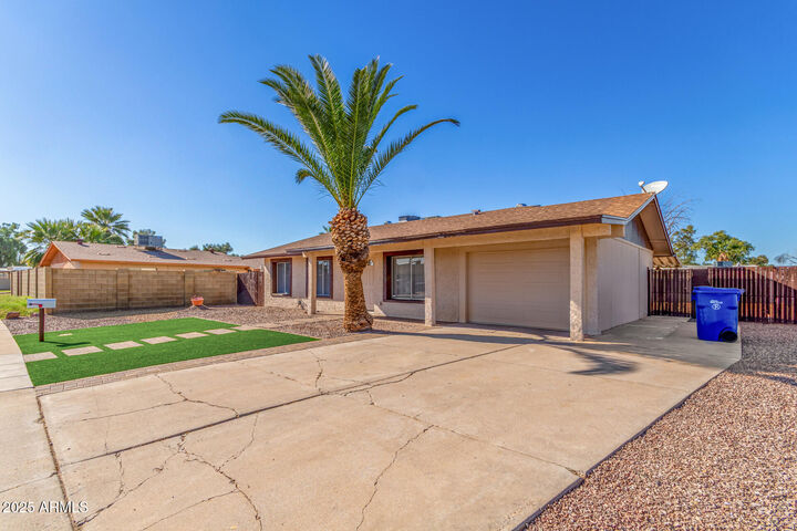 Property Photo:  2064 W Camino Circle  AZ 85201 
