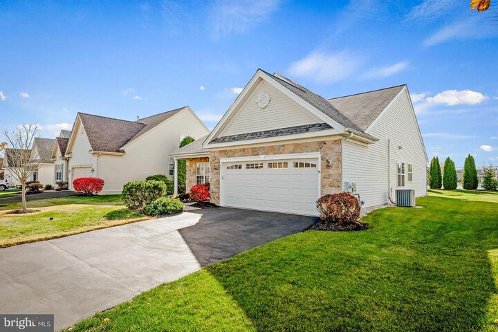 Property Photo:  407 Maryjoe Way  PA 18976 