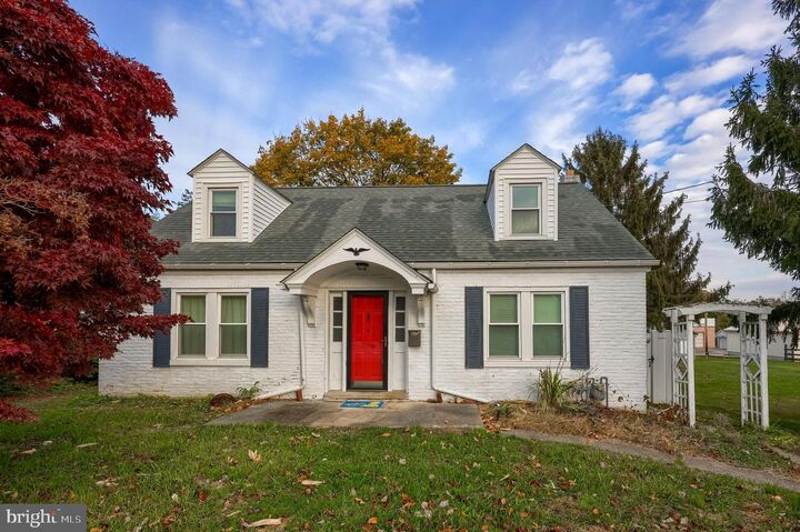 Property Photo: 418 Walnut Street PA 17368