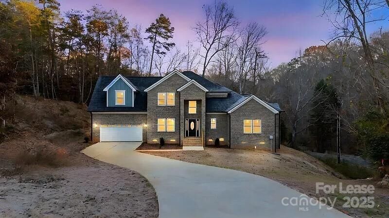 Property Photo:  114 Cotswold Court  NC 28677 