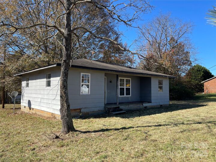Property Photo: 5735 Fallston Road NC 28090