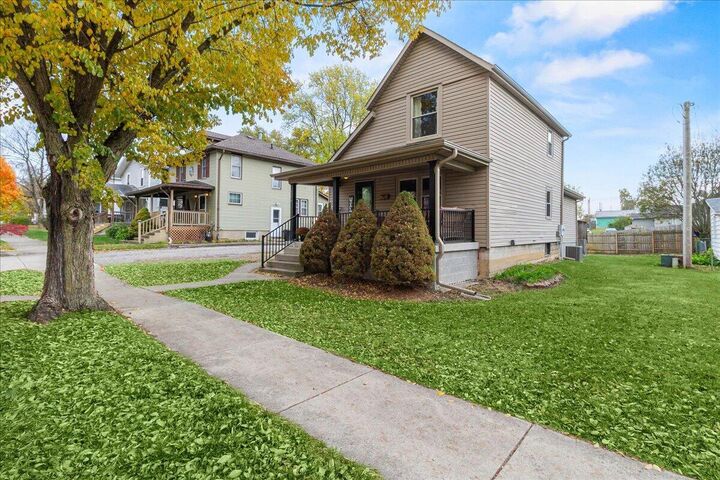 Property Photo: 204 E Spring Avenue OH 43311