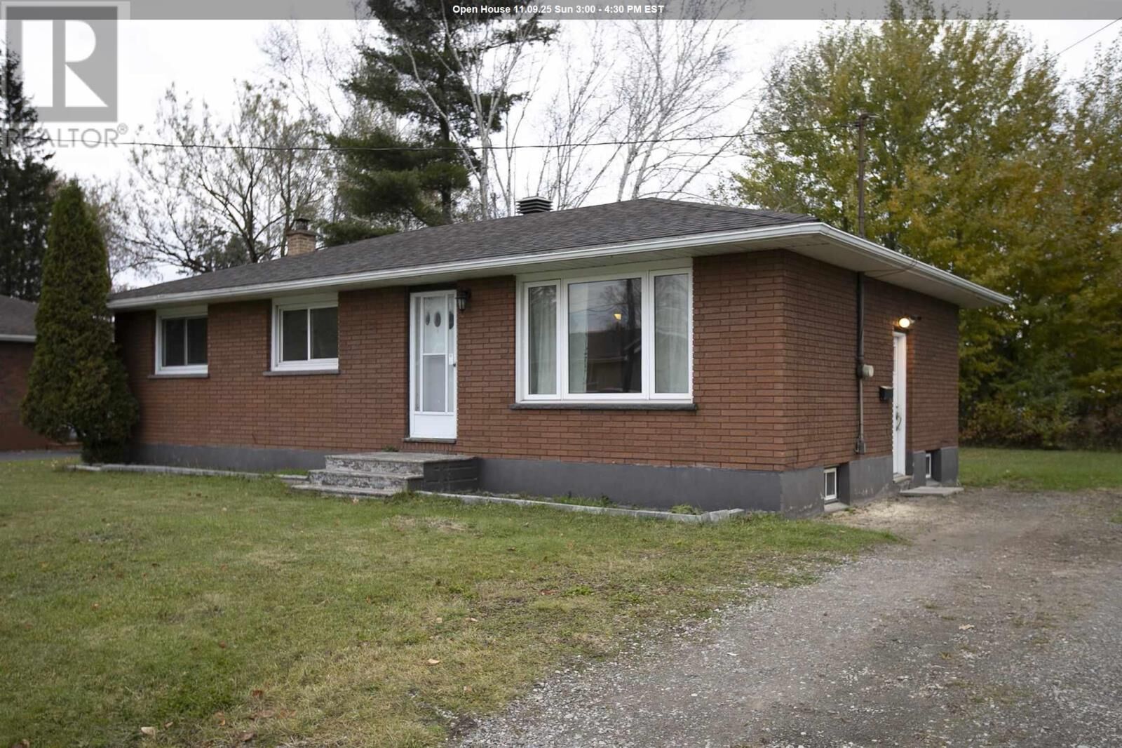 Property Photo:  272 Rowell Ave  ON P6C 5K8 