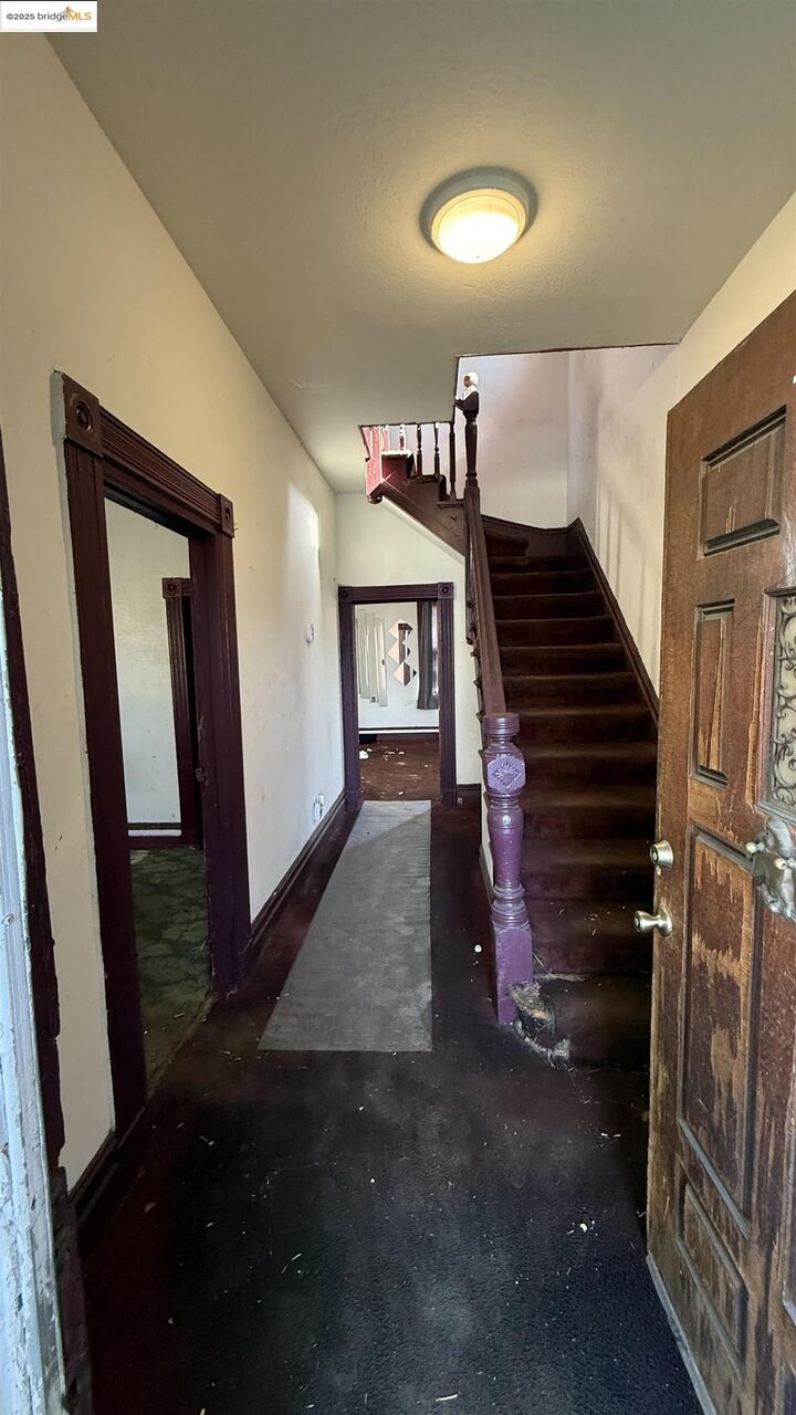 Property Photo:  2426 Market St  CA 94607 