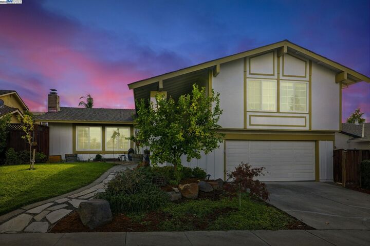 Property Photo: 631 Claret Ct CA 94566