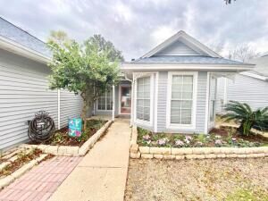 Property Photo: 102 Midland Court FL 32578