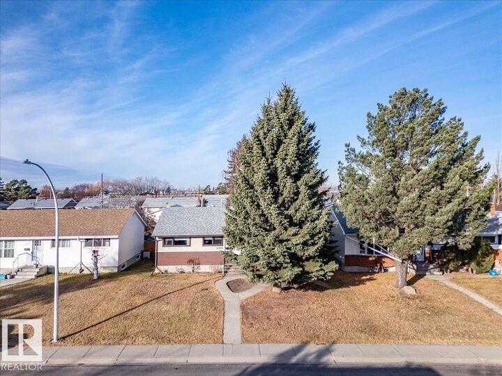 Property Photo:  10982 164 Street NW  AB T5P 3S3 