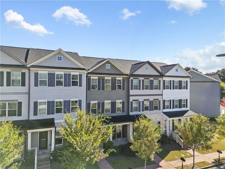 Property Photo: 3619 Hawthorne Terrace GA 30337