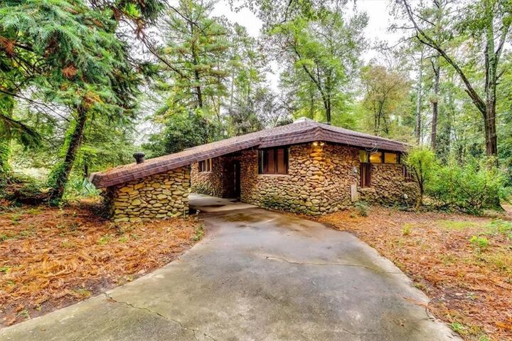 Property Photo: 1271 Eastview Road NE GA 30012