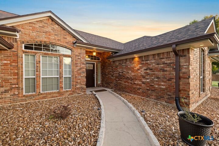 Property Photo: 2045 Allena Lane TX 76502