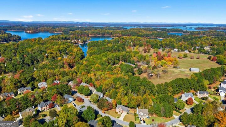 Property Photo: 5995 Lake Windsor Parkway GA 30518