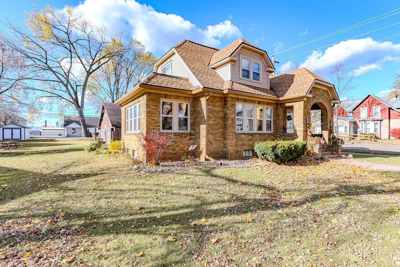 Property Photo:  127 2nd St N  WI 54487 