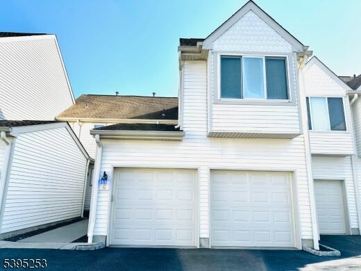 Property Photo: 6 Hancock Ct NJ 07045