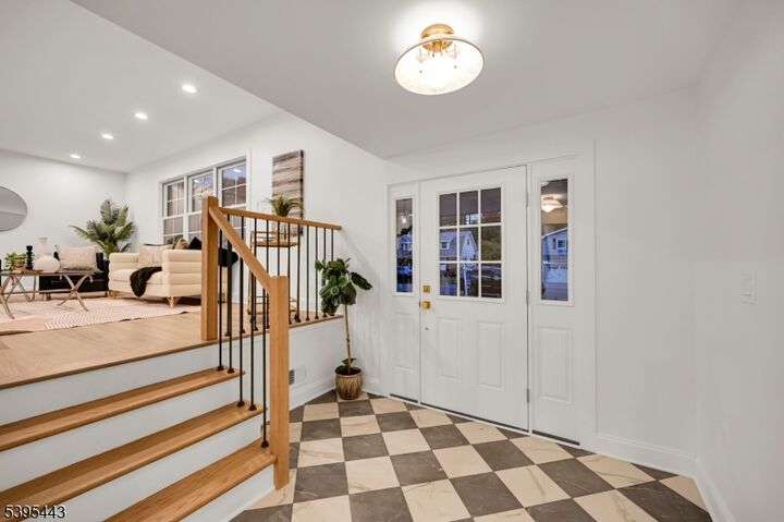 Property Photo:  5 Woodland Rd  NJ 07928 