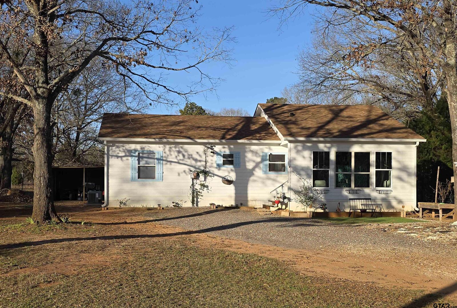 Property Photo:  629 El Paso Dr  TX 75757 