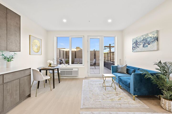 Property Photo:  1 Mallory Ave 202  NJ 07305 