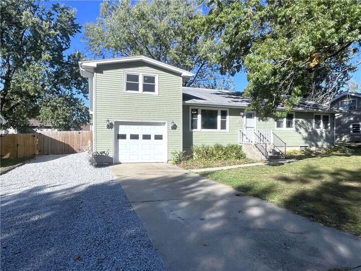 Property Photo:  1808 Borden Street  MO 64601 