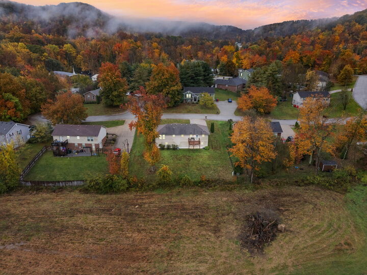 Property Photo: 1008 Eagle Point Drive KY 40403