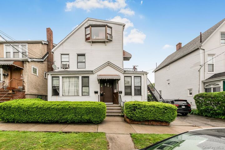 Property Photo:  32 Alexander Avenue  NY 10704 