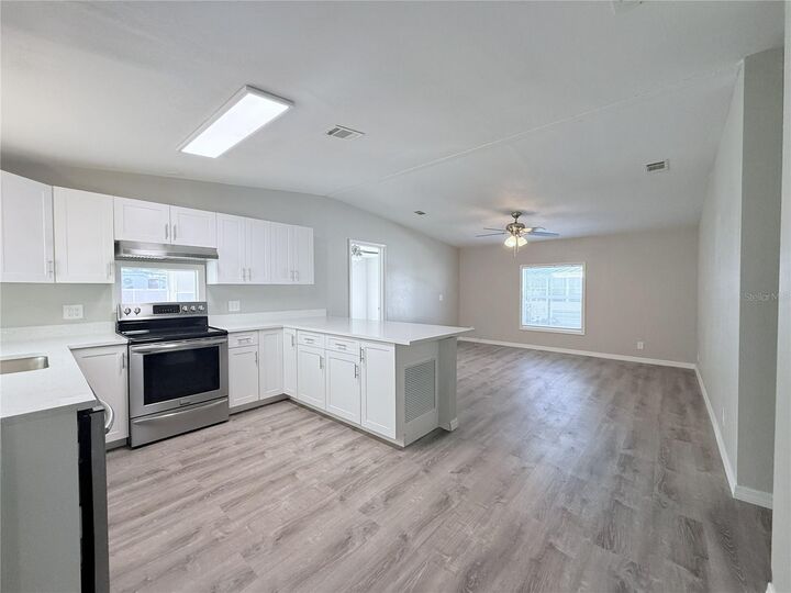 Property Photo: 5316 Ixora Street FL 33541