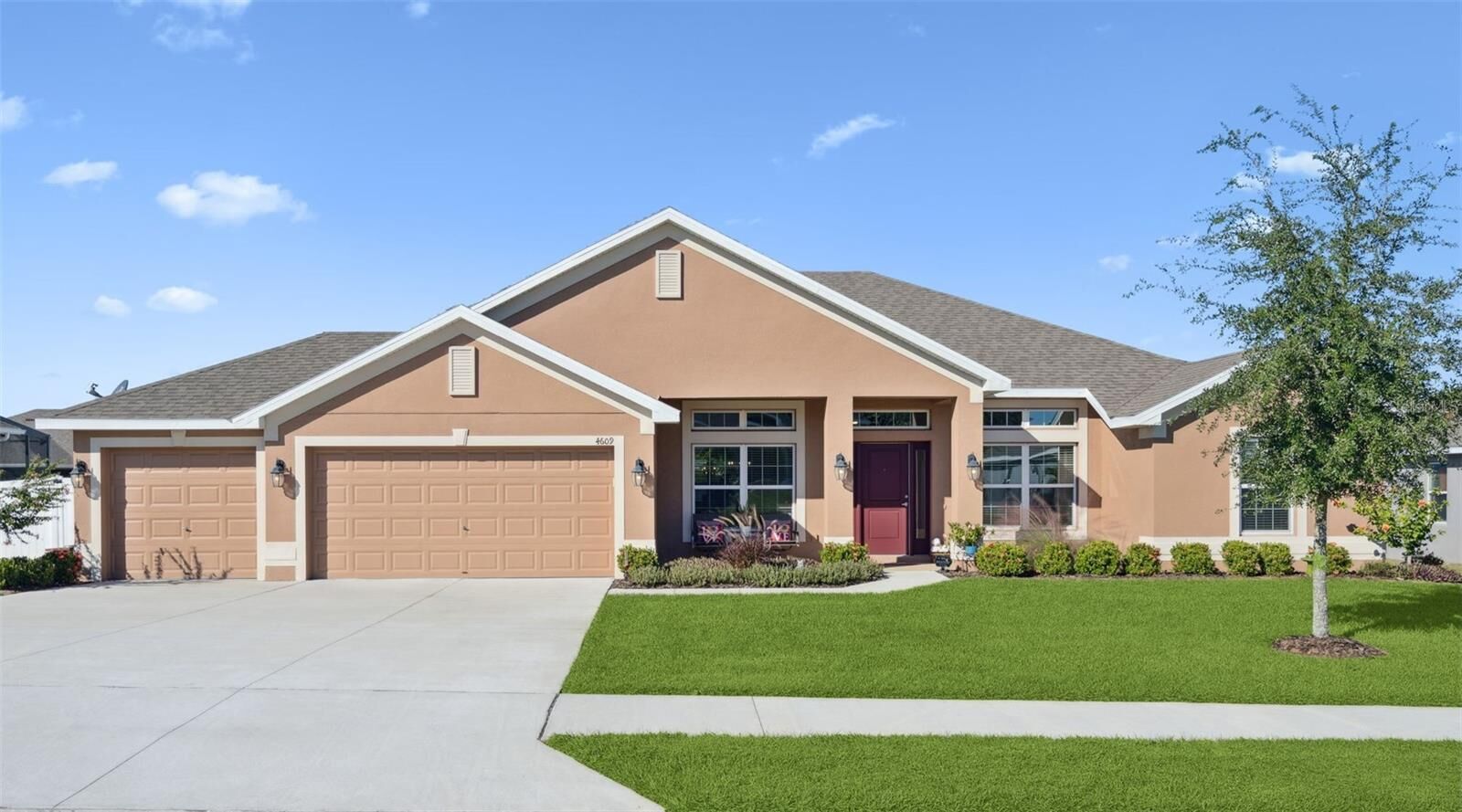 Property Photo:  4609 Brookshire Place  FL 33898 