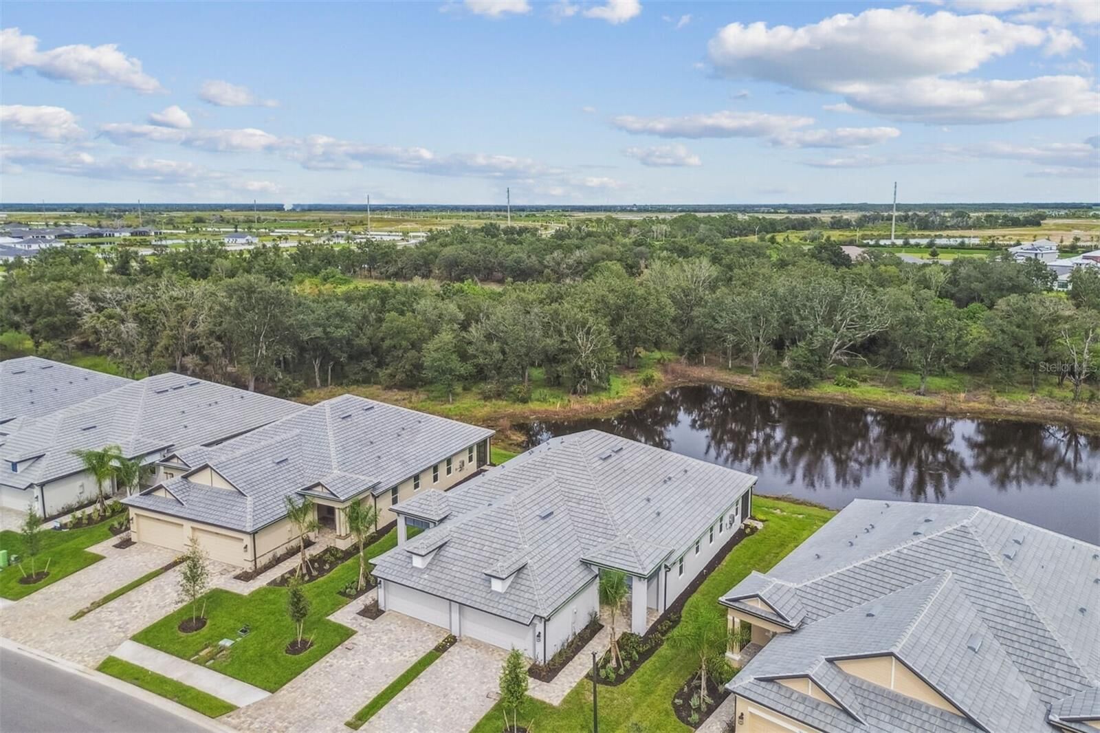 Property Photo: 18076 Cherished Loop FL 34211