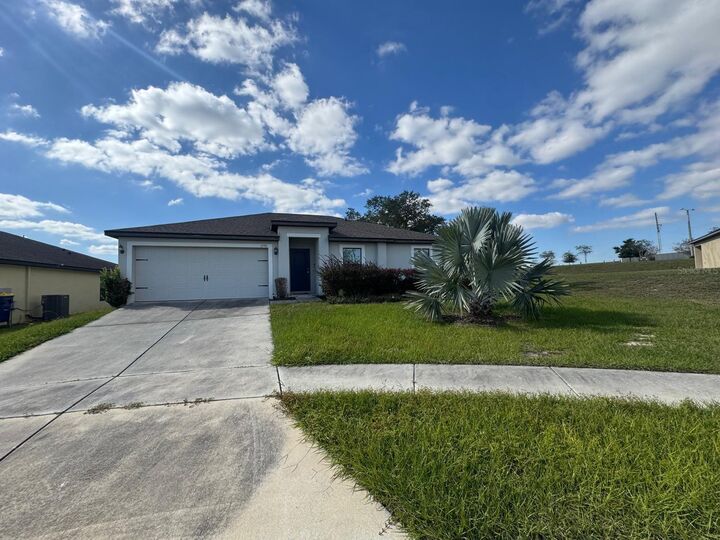 Property Photo: 1976 Piedmont Court FL 34753
