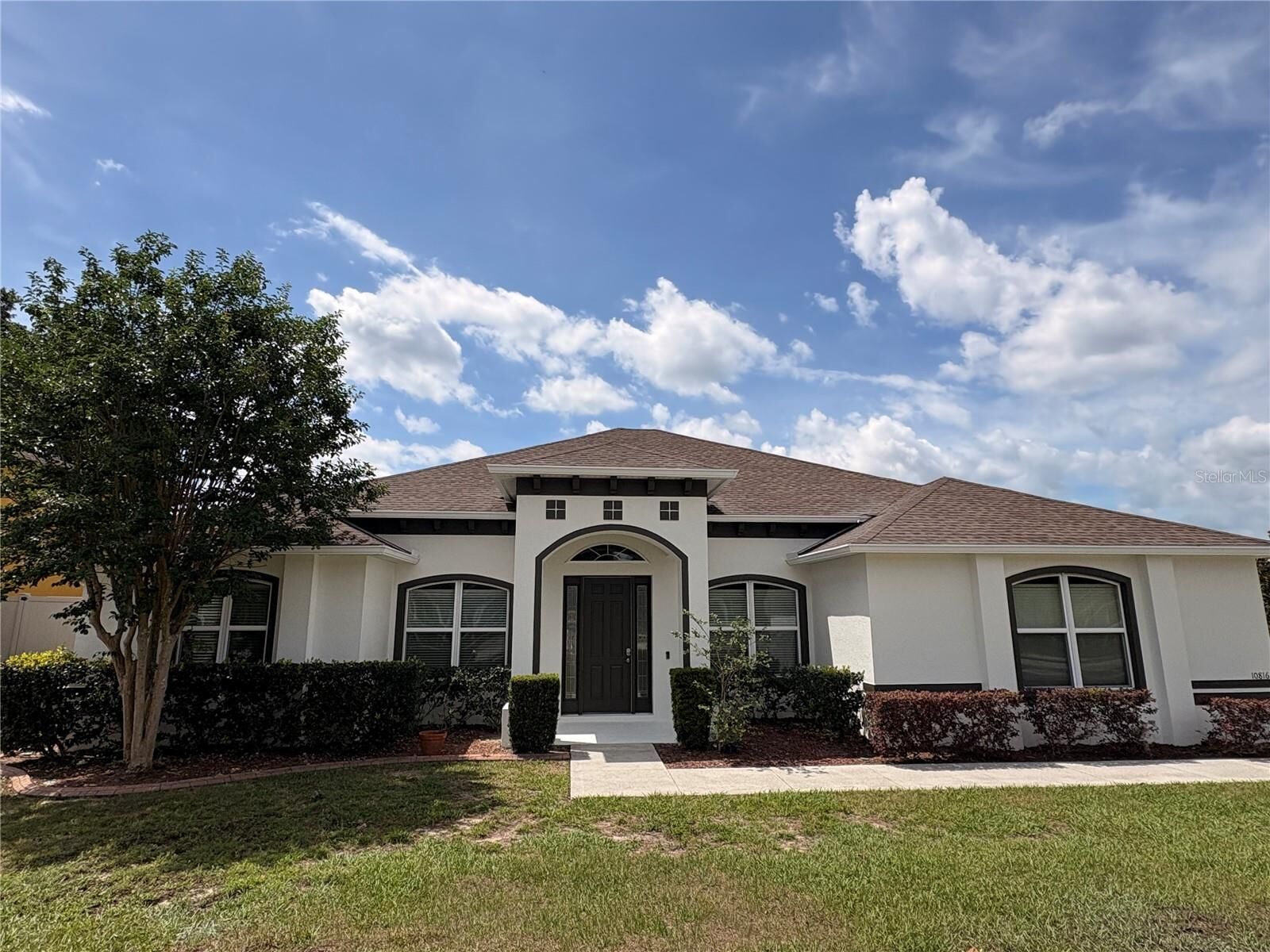 Property Photo:  10816 Wyandotte Drive  FL 34711 