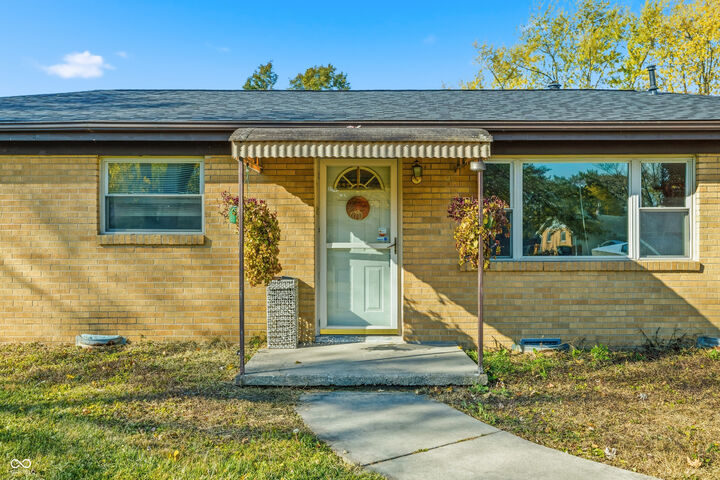 Property Photo: 3613 N Locust Street IN 47304