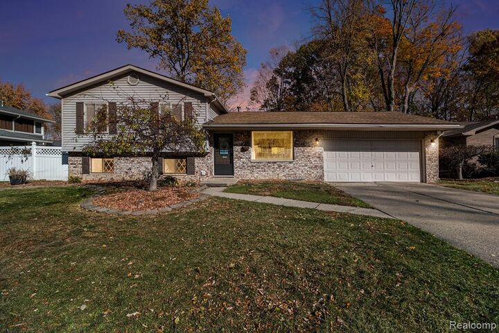 Property Photo:  52372 D W Seaton Drive  MI 48047 4506 