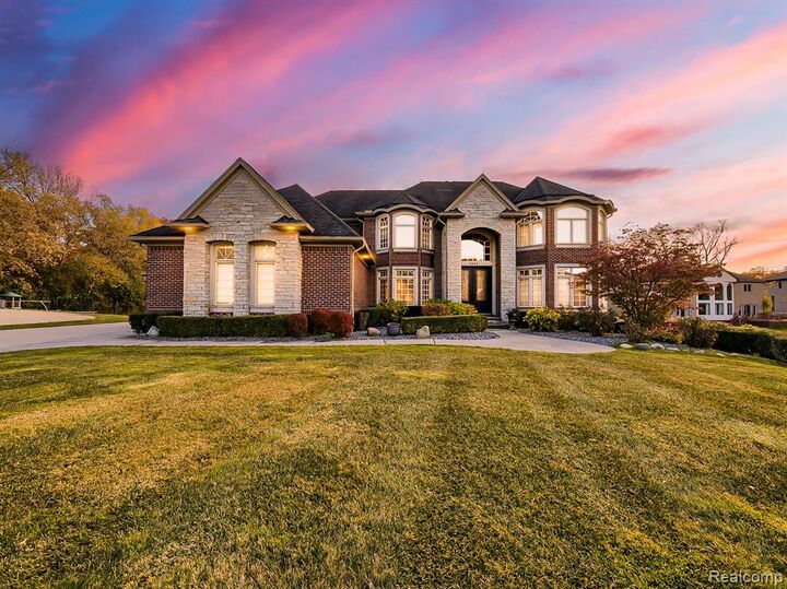 2953 Squire Court  Troy MI 48098 6211 photo