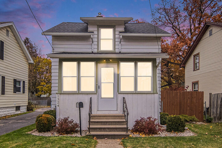 Property Photo: 1324 E North Street MI 49202