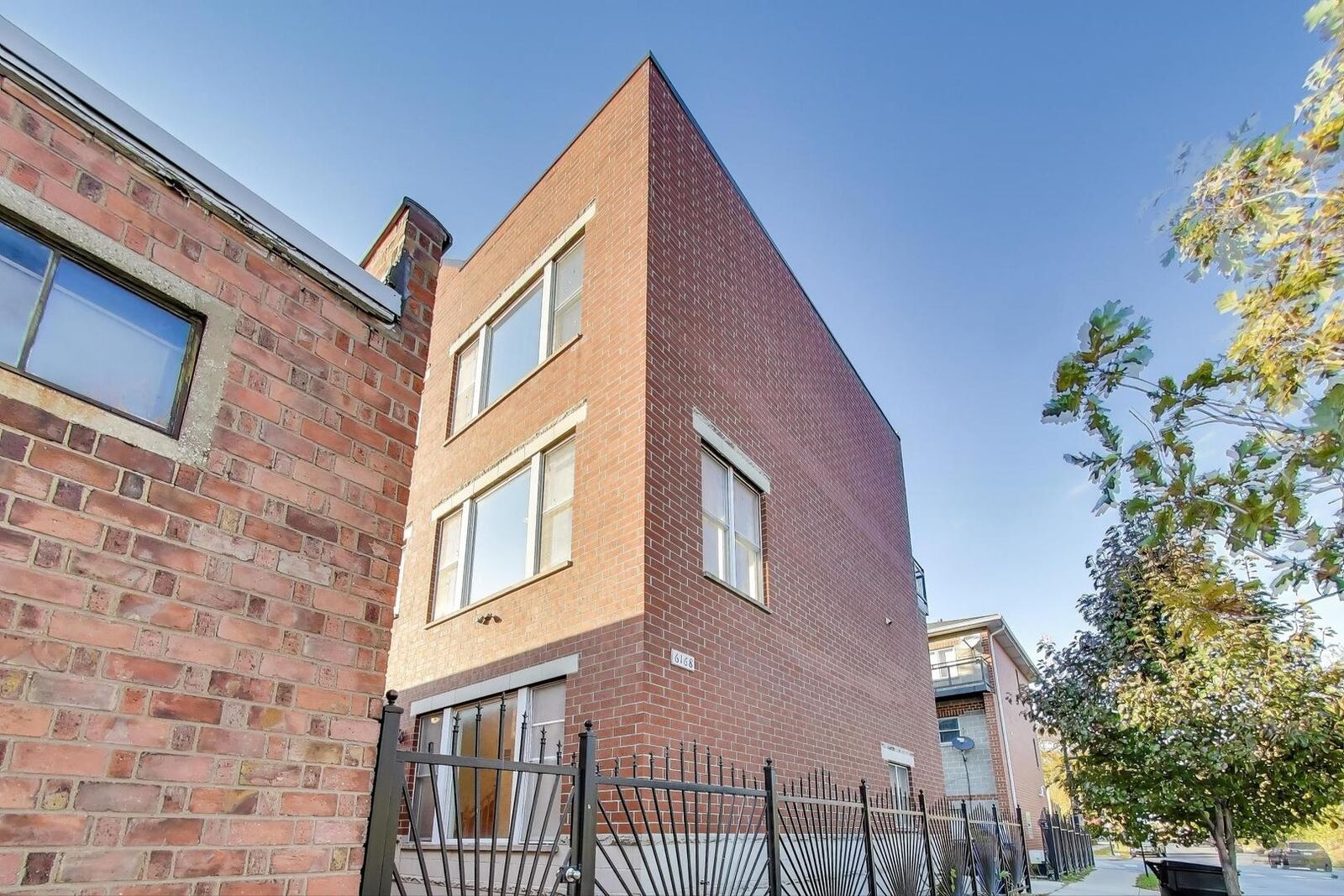 Property Photo: 6168 N Ravenswood Avenue A IL 60660