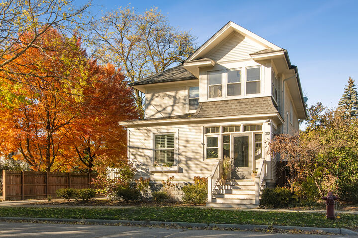 212 Washington Street  Barrington IL 60010 photo