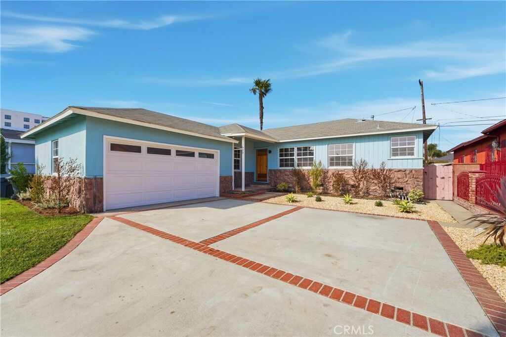 Property Photo:  2915 W 129th Place  CA 90249 