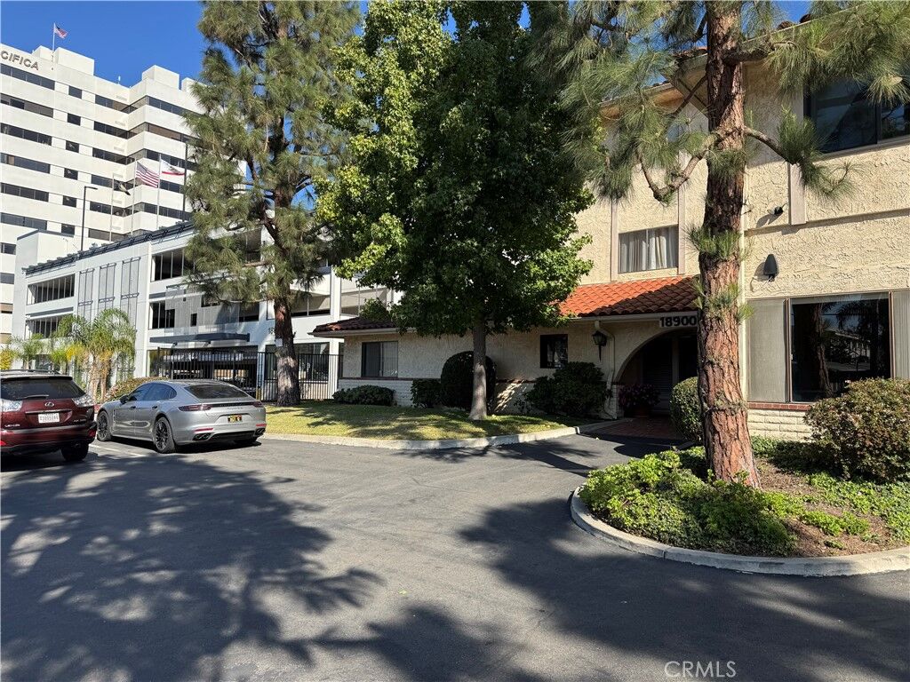 Property Photo:  18900 Delaware Street 352  CA 92648 