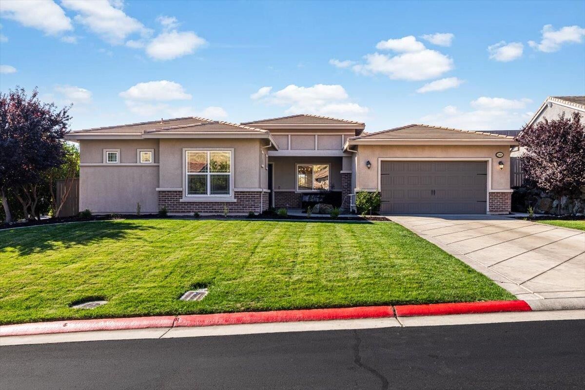 Property Photo: 1864 Brandywood Way CA 95762