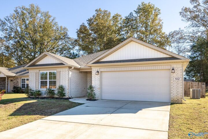 Property Photo:  142 Stratman Drive  AL 35760 